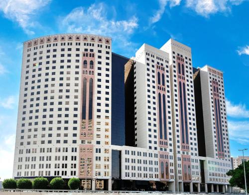 Wirgan Al Noor, Tapestry Collection by Hilton