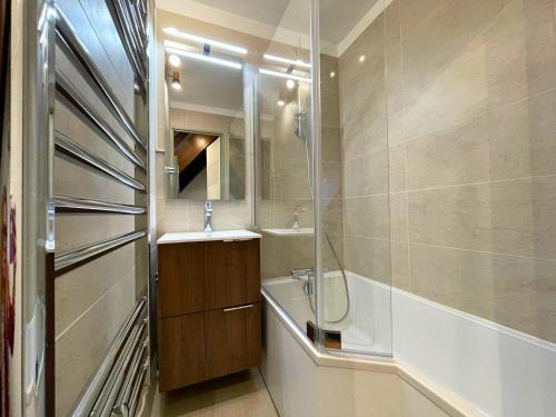 Appartement classique 4 personnes, vue montagne, Les Menuires - FR-1-452-414