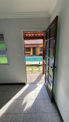 Hồ bơi trong/gần Casa aconchegante na beira de canal