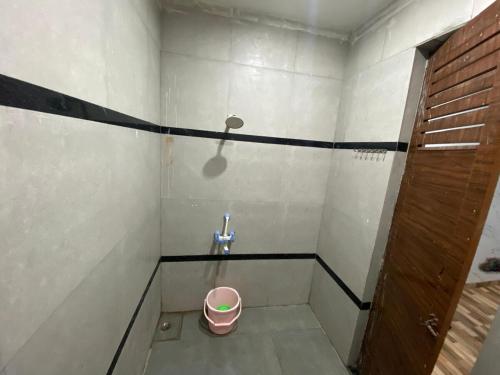 Fotografie z fotogalerie ubytování Vrindavan Pravas v destinaci Jāmb