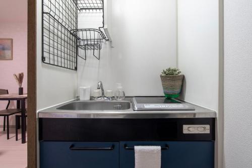 Modern Living Tokyo Nakano 303, uphill residence