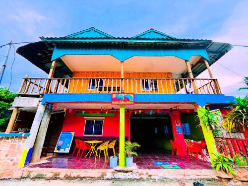 Happiness Guesthouse & Garden