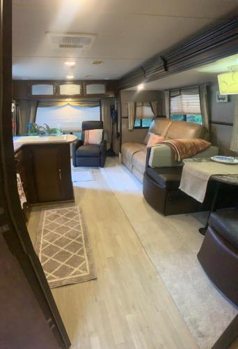 Fotografie z fotogalerie ubytování Cozy camper v destinaci Dunnellon