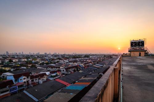 Fotografie z fotogalerie ubytování Marquis Hotel v destinaci Ban Bang Toei (1)
