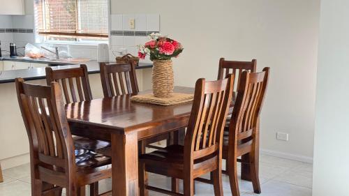 Nhà bếp/bếp nhỏ tại Canberra Stylish Home - near University of Canberra & EPIC