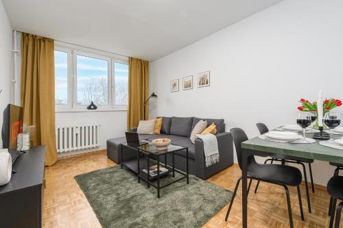 Lumina bright apartment near Łazienki Królewskie