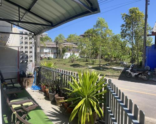 En have udenfor Yada House Alina Cottage