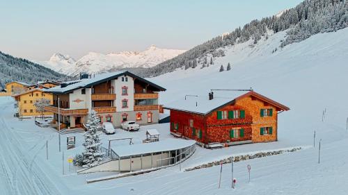 Gasthaus & Pension Alphorn