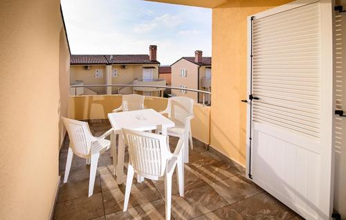 Nice Apartment In Medulin With Wifi