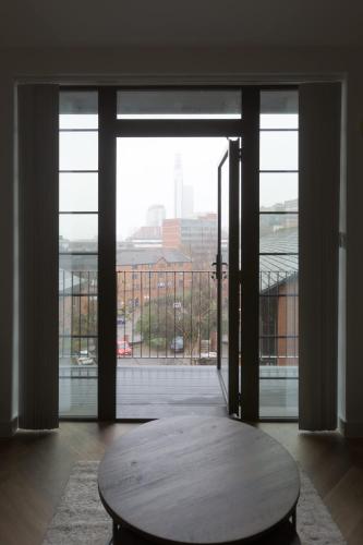 Bright & Contemporary 1BED Apartment in Birmingham photo 11
