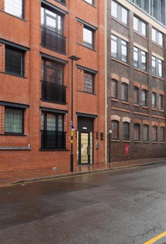 Bright & Contemporary 1BED Apartment in Birmingham photo 17