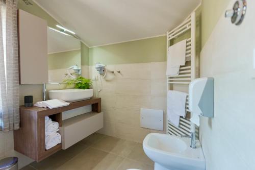 Et badeværelse på Domus Fabia - Rooms & Apartments