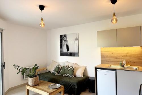 Appartement neuf, tv, wifi, clim, parking gratuit