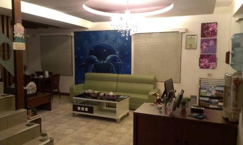 Love With Dolphin B&B tesisinde bir oturma alanı