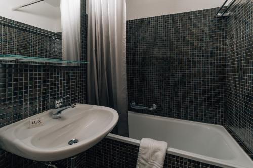 LAAX Homes Casa Curnera 1-6 photo 3