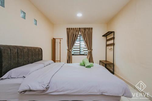 Postel nebo postele na pokoji v ubytování Ipoh Midtown 66 Playhouse by Verve