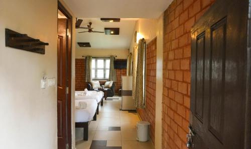 Et badeværelse på River Valley Resort