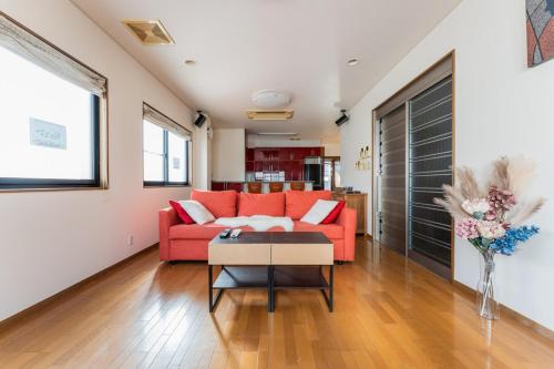 3 Minutes to Tamade Station Over 150sqm 3 Private Rooms Up to 11 Guests Namba 7 Minutes