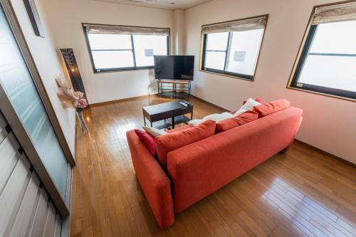 3 Minutes to Tamade Station Over 150sqm 3 Private Rooms Up to 11 Guests Namba 7 Minutes