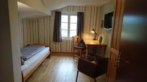 Ένα ή περισσότερα κρεβάτια σε δωμάτιο στο Hotel Garni Forsthaus Ruhpolding