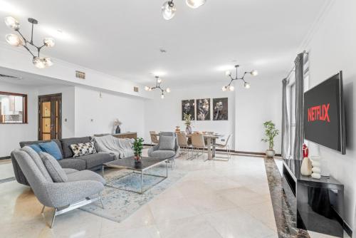 VayK - Spacious 3BR in JBR with Beach Access