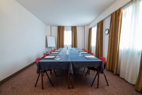 Бизнес-центр и/или конференц-зал в Idea Hotel Piacenza