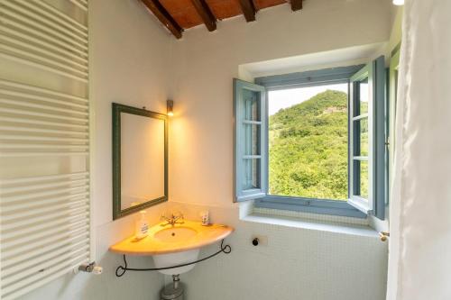 Ảnh trong thư viện ảnh của Cavato Il Capriolo - Fabulous Homes Design ở San Cerbone