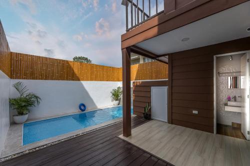 Swimmingpoolen hos eller tæt på Tagaytay Staycation with Pool and Free Private Parking