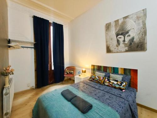 Кровать или кровати в номере Centric Rooms Ghotic