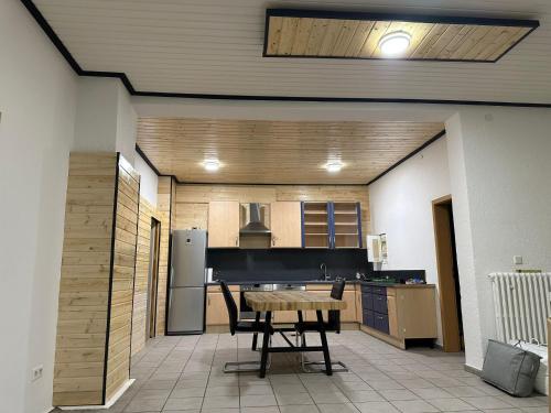 Nhà bếp/bếp nhỏ tại Monteurunterkunft in ruhiger Lage, nahe Zentrum