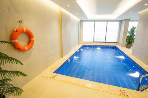 Velar Inn Hotel — Pool view