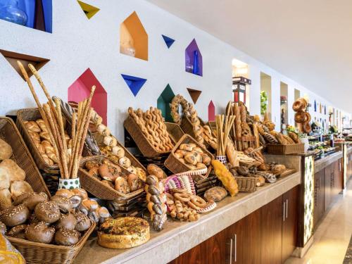 Jídlo v hotelu nebo okolí