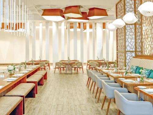 Restaurace v ubytování Grand Mercure Dubai City