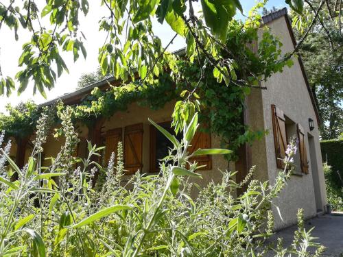 Charmant cocon, jardin, aux portes de Verneuil