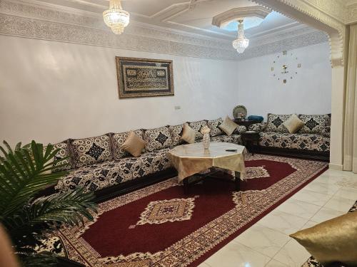 Uma área de estar em Marrakech héberg