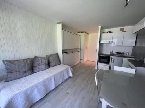 Superbe studio 4 pers skis aux pieds avec balcon
