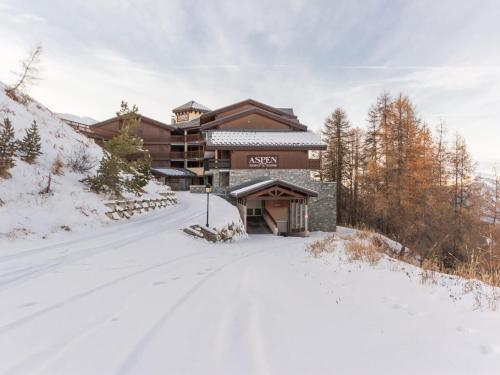 Appartement confortable 3 pièces, piscine et parking, proche pistes à Plagne Villages