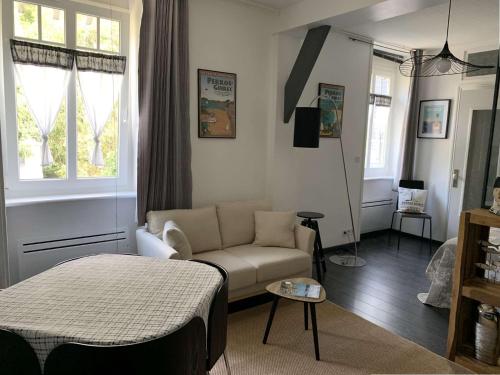 Appartement idéalement situé à 100m plage de Trestraou accès direct au GR34 et plage - Réf 919