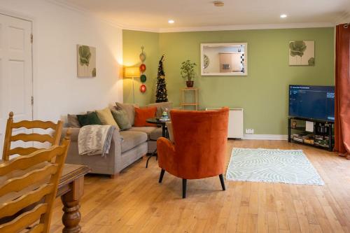 TV a/nebo společenská místnost v ubytování The Enniskillen Hideaway