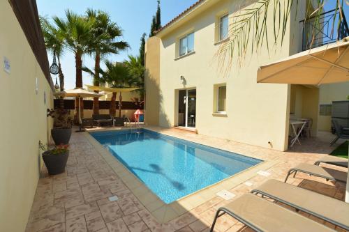 SunnyVillas 3BR Family Villa Private Pool CL23