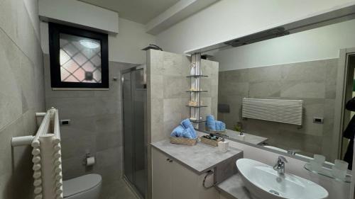 Tor Vergata Comfort Stay - Ingresso indipendente - Appartamento moderno - WiFi - Patio esterno attrezzato - vicino Metro A & C