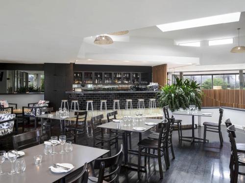 En restaurant eller et andet spisested på Mantra Sun City