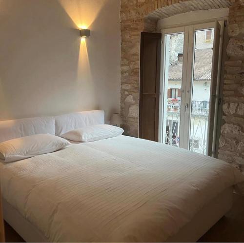 En eller flere senge i et værelse på Lodge of rocks