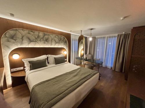 Postel nebo postele na pokoji v ubytování Epineio Comfort Living