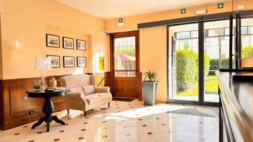 Χώρος καθιστικού στο Hotel Armando' s