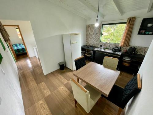 Køkken eller tekøkken på Apartamento 2 Dormitórios Praia do Rosa