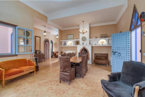 Χώρος καθιστικού στο Dar Yanis