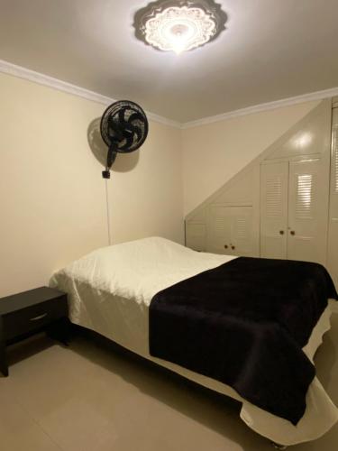 Postel nebo postele na pokoji v ubytování Saint Fernand Apartment