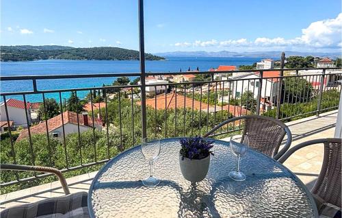 Cozy Apartment In Necujam With House Sea View