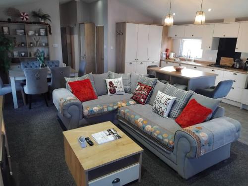 Et opholdsområde på Sea Breeze, Luxury Lodge, Parkdean Resort Southview, Skegness, Dog Friendly - East Coast Holidays